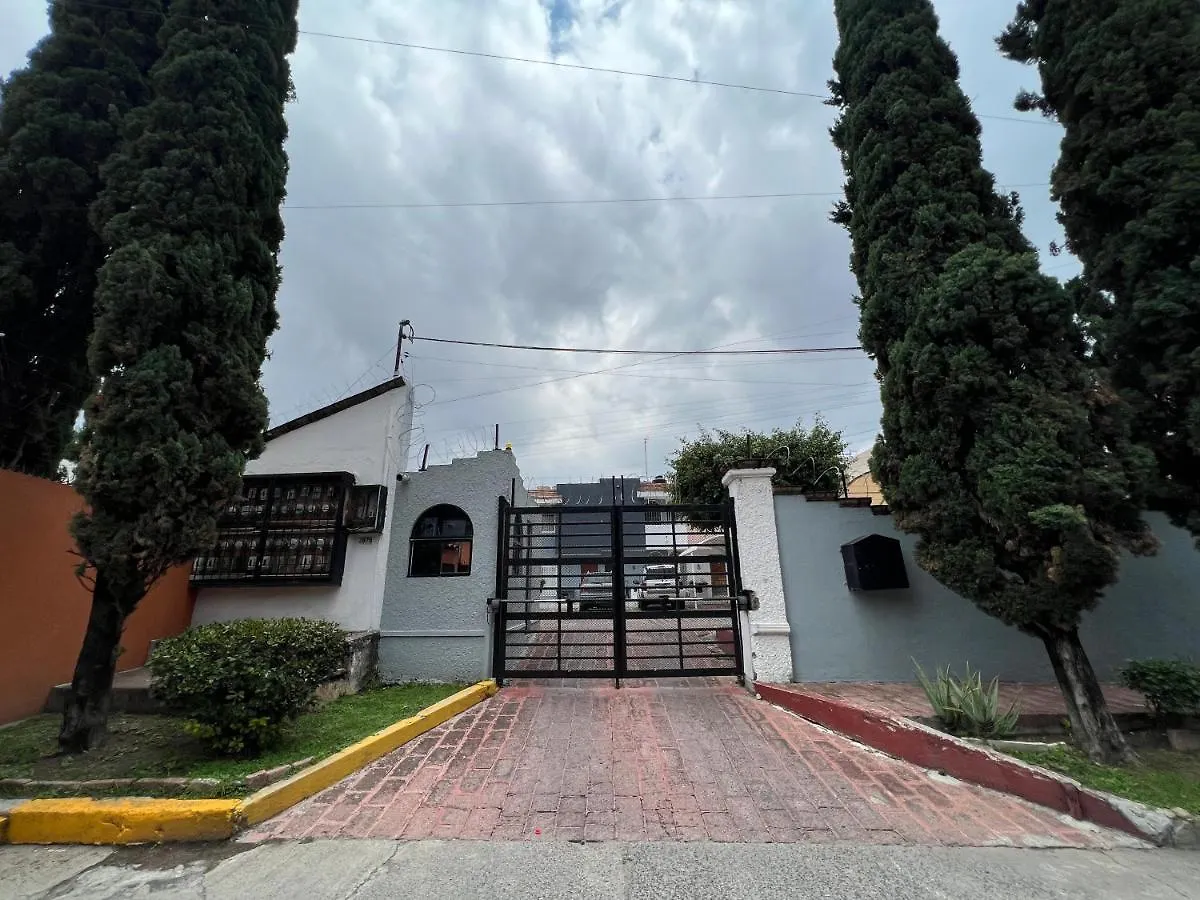 Comfortable Apartment With Parking, Best Location Guadalajara Mexico